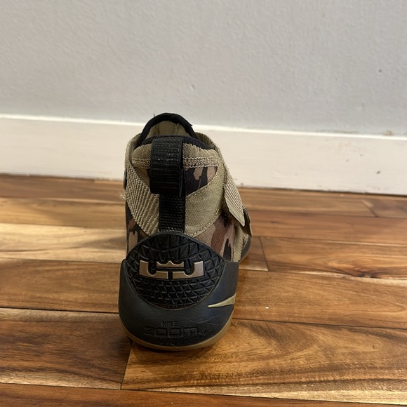 Nike Zoom LeBron Soldier 11 'Camo' 897644-200 - Picture 11 of 16